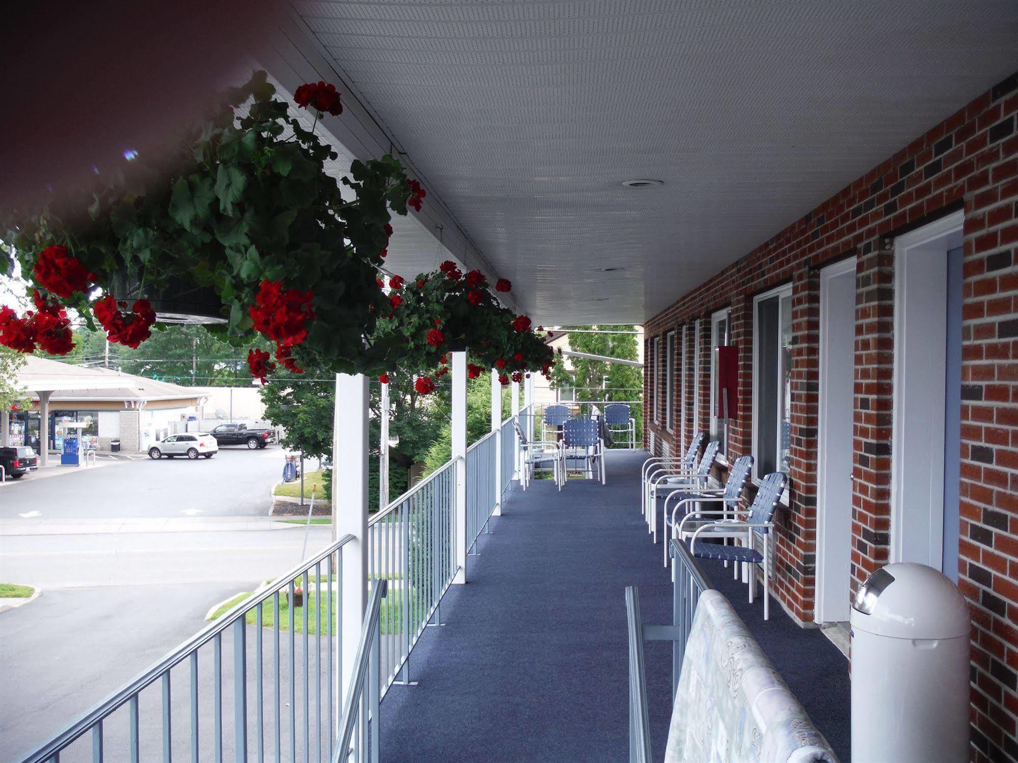 The Springs Motel Саратога-Спрингс Экстерьер фото